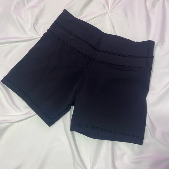 Lululemon Shorts 4” - Picture 2 of 2